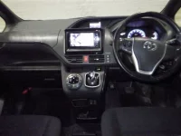 Toyota VOXY лот № 3623 оценка 3  с аукциона в Японии 2