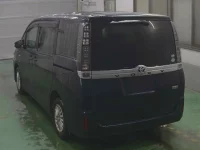 Toyota VOXY лот № 3623 оценка 3  с аукциона в Японии 1