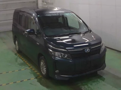 Toyota VOXY  с аукциона в Японии