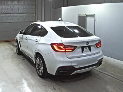 BMW X6  с аукциона в Японии