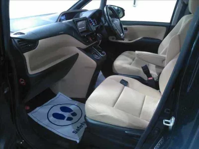 Toyota NOAH  с аукциона в Японии