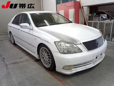 Toyota CROWN  с аукциона в Японии