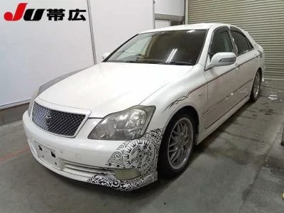 Toyota CROWN  с аукциона в Японии