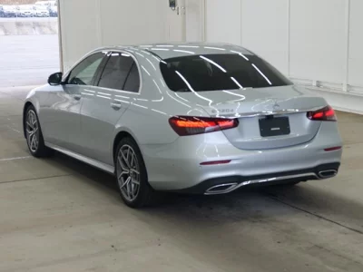 Mercedes-Benz E CLASS  с аукциона в Японии