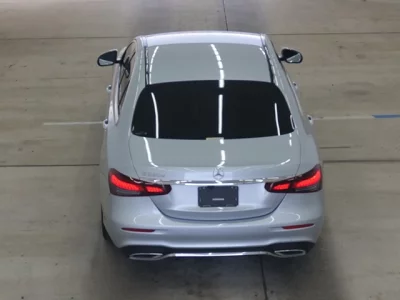 Mercedes-Benz E CLASS  с аукциона в Японии