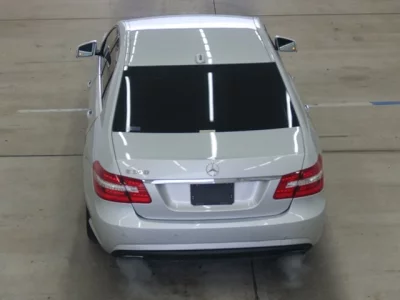 Mercedes-Benz E CLASS  с аукциона в Японии