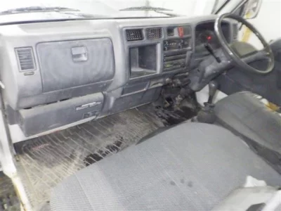 Toyota DYNA  с аукциона в Японии