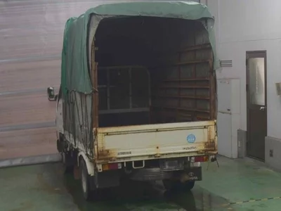 Toyota DYNA  с аукциона в Японии