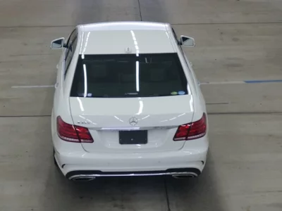 Mercedes-Benz E CLASS  с аукциона в Японии
