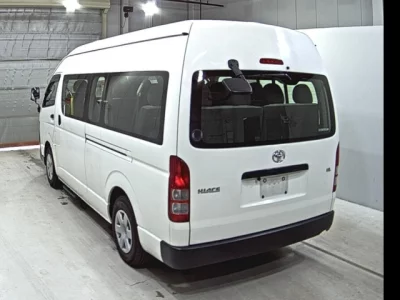 Toyota HIACE  с аукциона в Японии