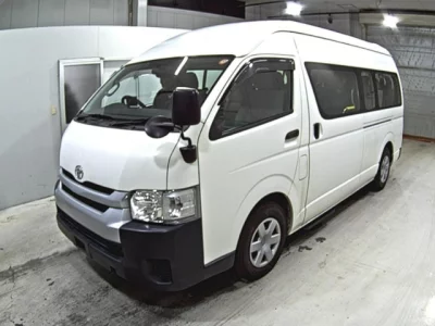 Toyota HIACE  с аукциона в Японии
