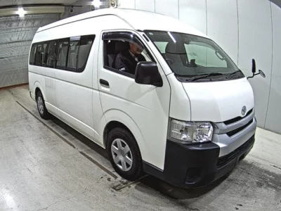 Toyota HIACE  с аукциона в Японии