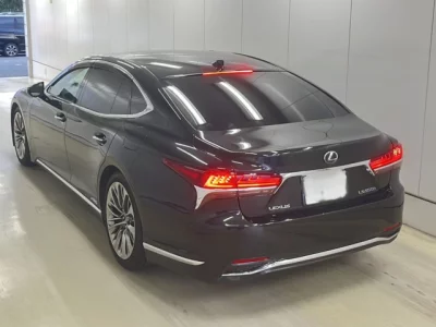 Lexus LS  с аукциона в Японии