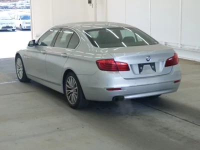 BMW 5-Series  с аукциона в Японии