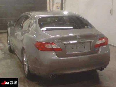 Nissan FUGA  с аукциона в Японии