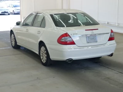 Mercedes-Benz E CLASS  с аукциона в Японии