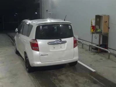 Toyota RACTIS  с аукциона в Японии
