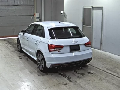 Audi S1  с аукциона в Японии