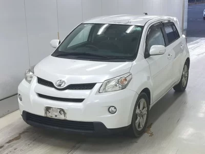 Toyota IST  с аукциона в Японии