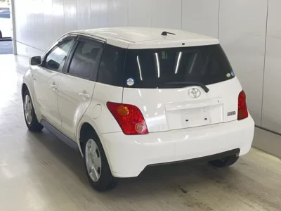 Toyota IST  с аукциона в Японии