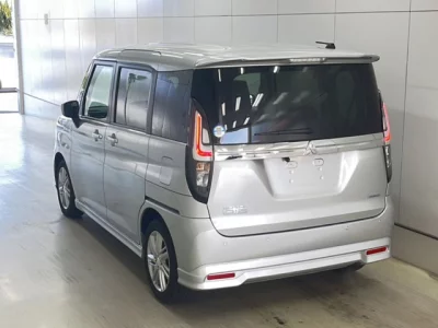 Mitsubishi DELICA D2  с аукциона в Японии
