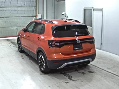 Volkswagen T-CROSS  с аукциона в Японии