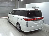 Nissan ELGRAND лот № 3203 оценка 3.5  с аукциона в Японии 1