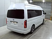 Toyota HIACE лот № 3244 оценка 4.5  с аукциона в Японии 4