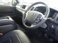 Toyota HIACE лот № 3244 оценка 4.5  с аукциона в Японии 2