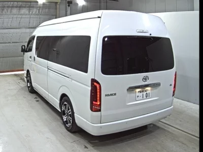 Toyota HIACE  с аукциона в Японии