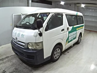 Toyota HIACE  с аукциона в Японии