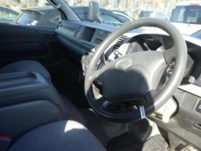 Toyota HIACE  с аукциона в Японии