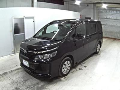 Toyota VOXY  с аукциона в Японии