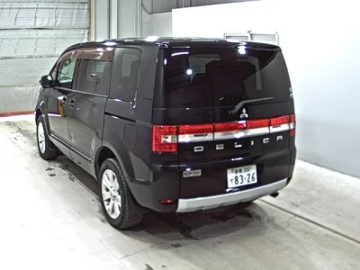 Mitsubishi DELICA D5