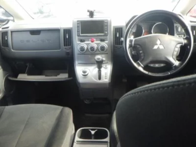 Mitsubishi DELICA D5
