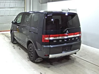 Mitsubishi DELICA D5