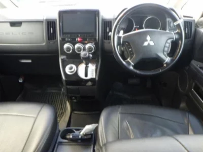 Mitsubishi DELICA D5