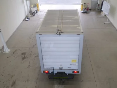 Isuzu ELF  с аукциона в Японии