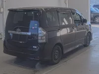 Toyota VOXY лот № 20026 оценка 3.5  с аукциона в Японии 1