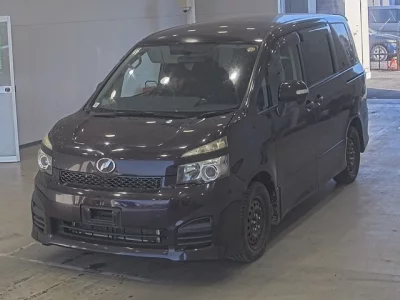 Toyota VOXY  с аукциона в Японии