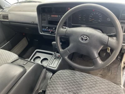 Toyota HIACE  с аукциона в Японии