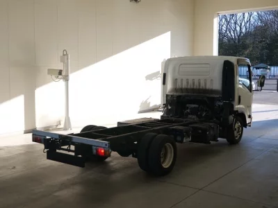 Isuzu ELF  с аукциона в Японии