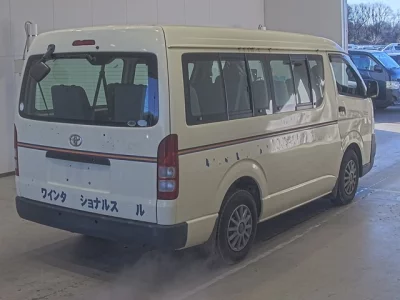 Toyota HIACE  с аукциона в Японии
