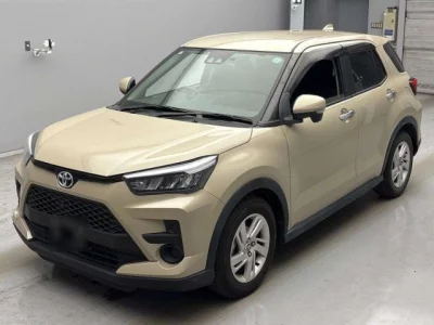 Toyota SIENTA  с аукциона в Японии