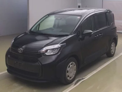 Toyota SIENTA  с аукциона в Японии