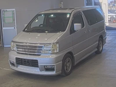 Nissan ELGRAND  с аукциона в Японии
