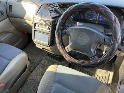 Nissan ELGRAND  с аукциона в Японии