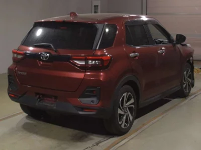 Toyota RAIZE  с аукциона в Японии