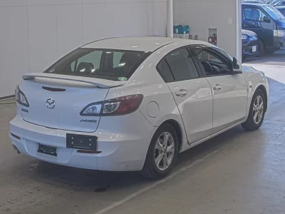 Mazda AXELA  с аукциона в Японии
