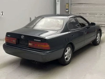 Toyota WINDOM  с аукциона в Японии